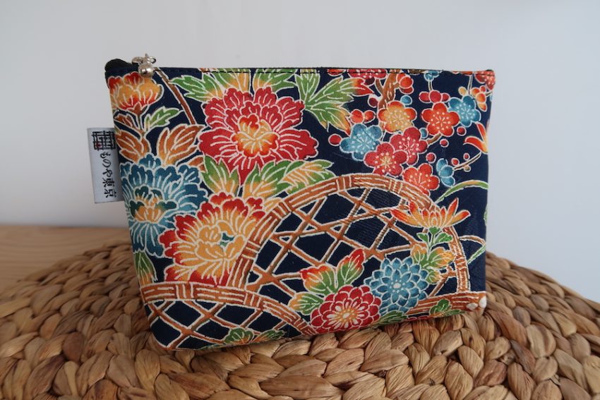 Pochette multi-usage en kimono recyclé – Couleurs chaleureuses