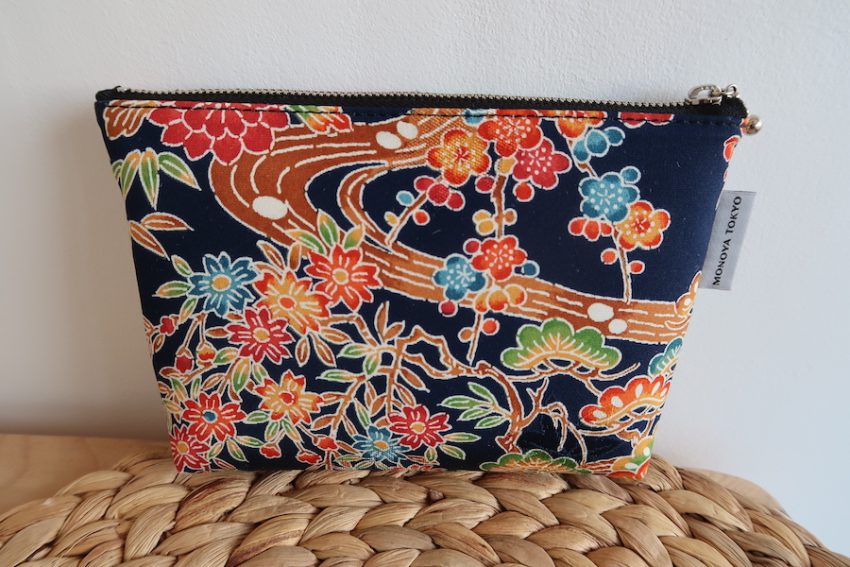 Pochette multi-usage en kimono recyclé – Couleurs chaleureuses