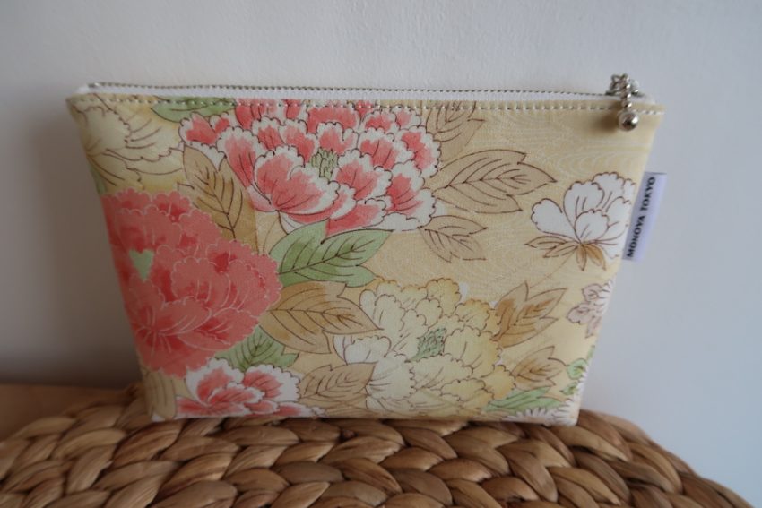 Pochette multi-usage en kimono recyclé – Fleurs pruniers