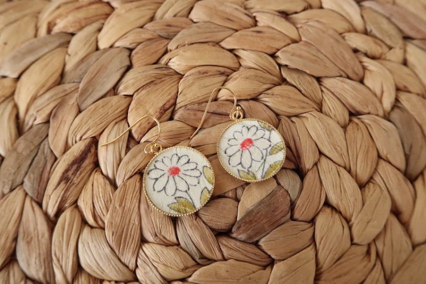 Boucles d&rsquo;oreilles – Kimono Japonais Recyclé – Or – Blanche et rose